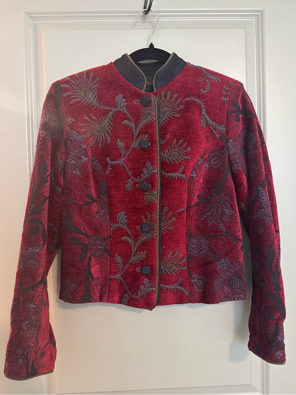 Vintage-Inspired Floral Tapestry Jacket